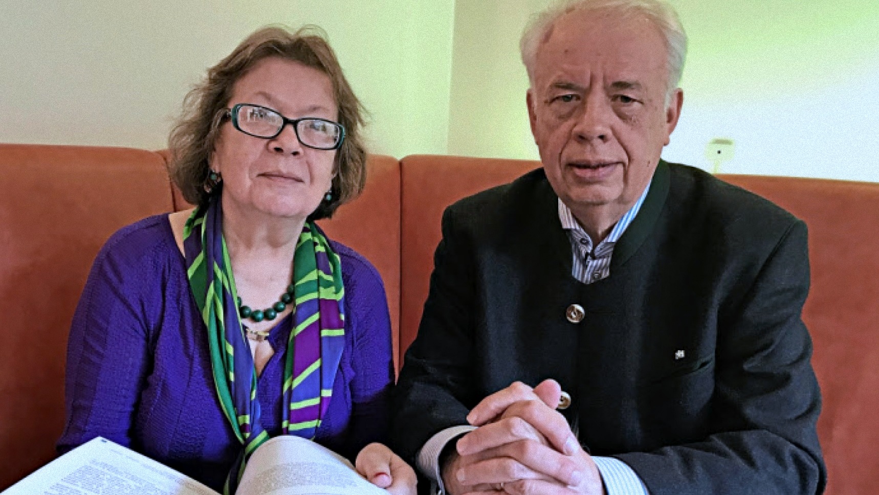 Olga Zinoviev und Michail Logwinow vermitteln seit Jahrzehnten zwischen Deutschland und Russland und pladieren dafur, das gegenseitige Verhaltnis zwischen den Landern zu pflegen. . Foto: pnp